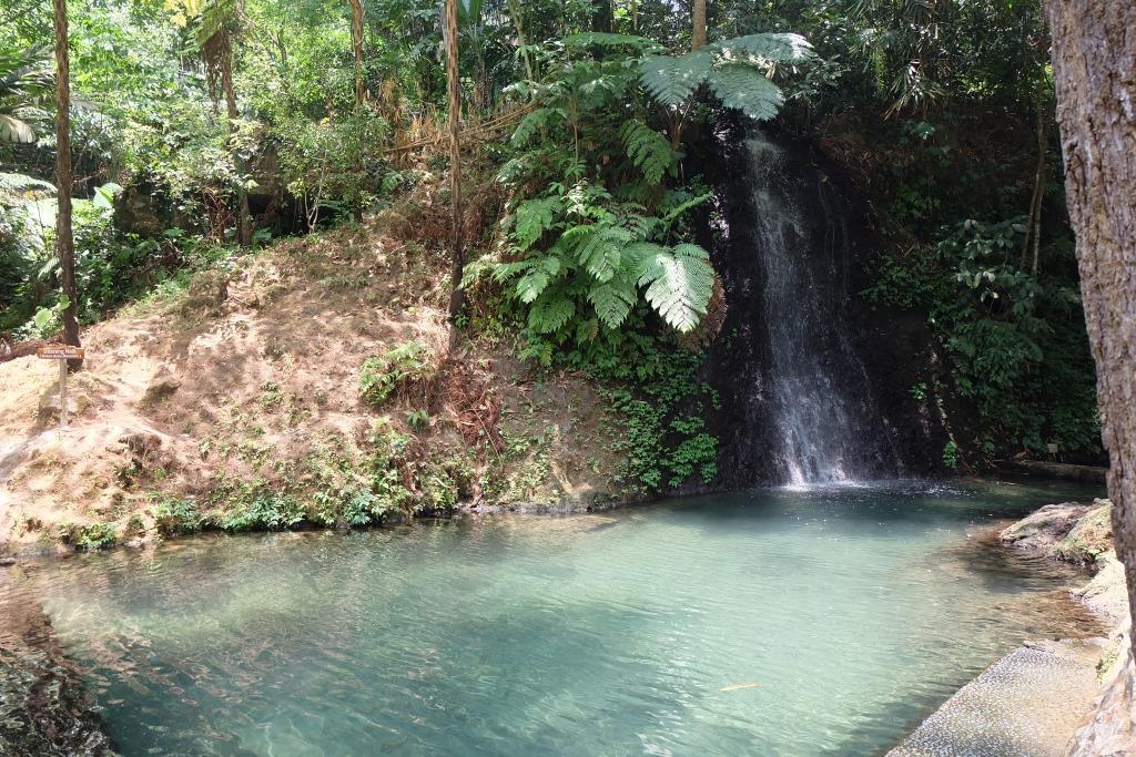 Featured image for Curug Cipeuteuy: Pesona Air Terjun di Majalengka