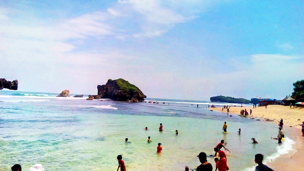 Featured image for Pantai Ngandong: Surga Snorkeling di Jogja
